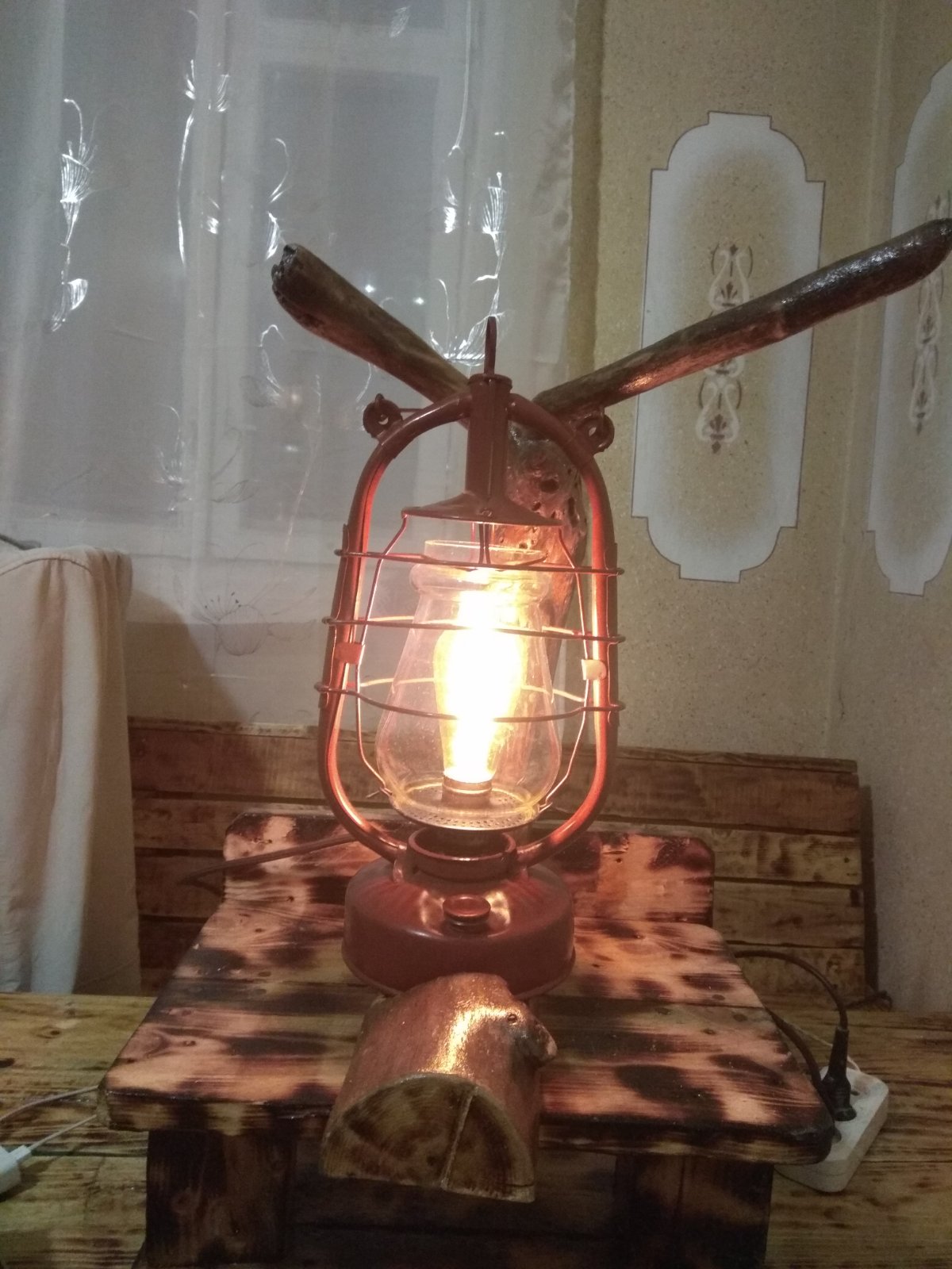 Настільна гасова лампа електрична лофт